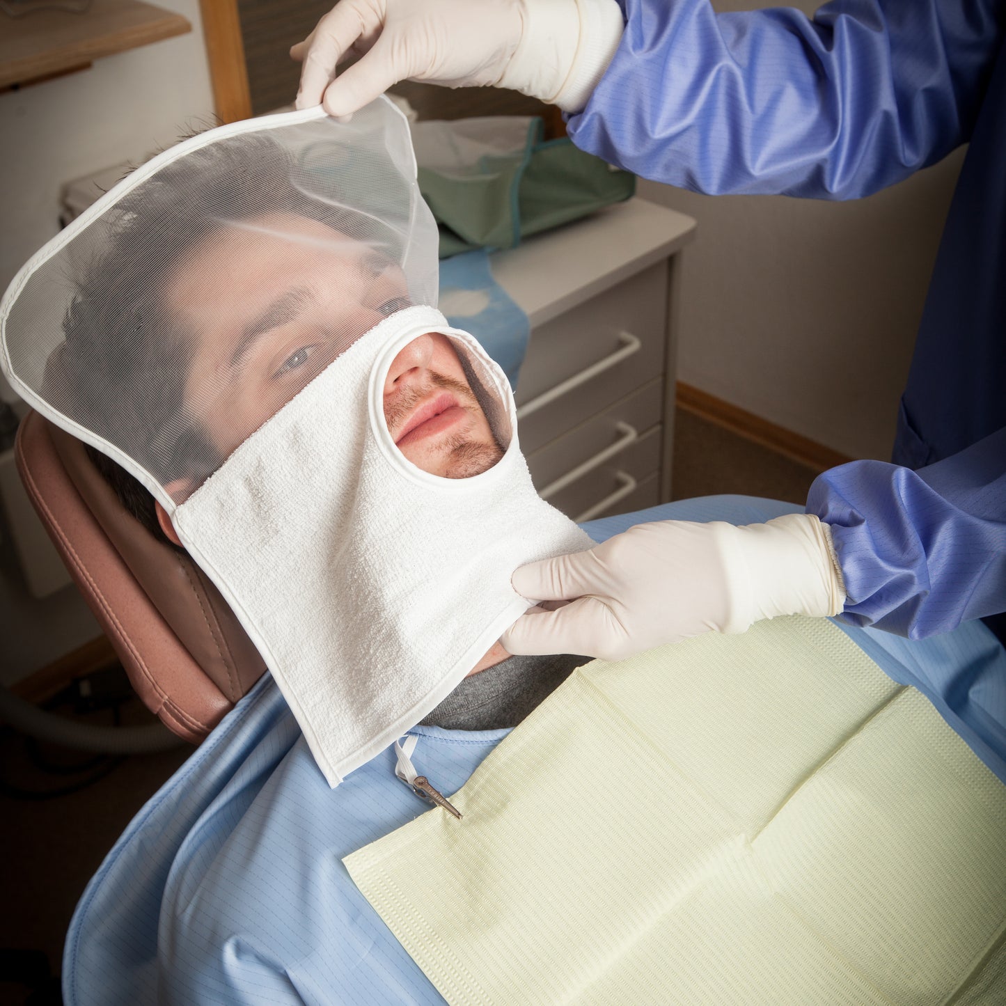 Reusable Air Polisher Face Drape (12 / pack)